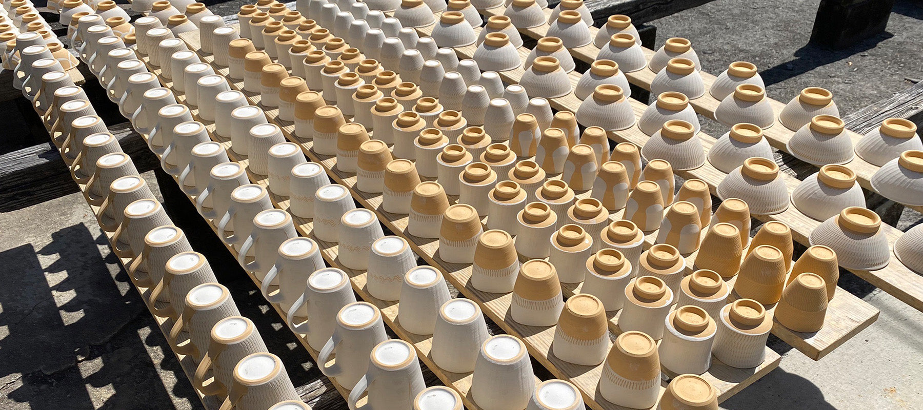 小鹿田焼(重要無形文化財) 幾何学的紋様 つぼ 花器・花瓶 小鹿田焼(重要無形文化財) 幾何学的紋様 つぼ 花器・花瓶 小鹿田